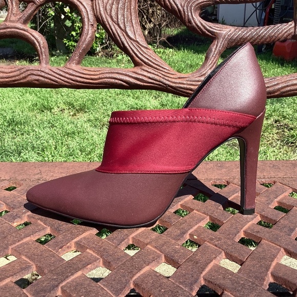 Savvy & Savvy Mexico Leather TriColored Pointed Toe Pumps/Heels - Picture 4 of 8